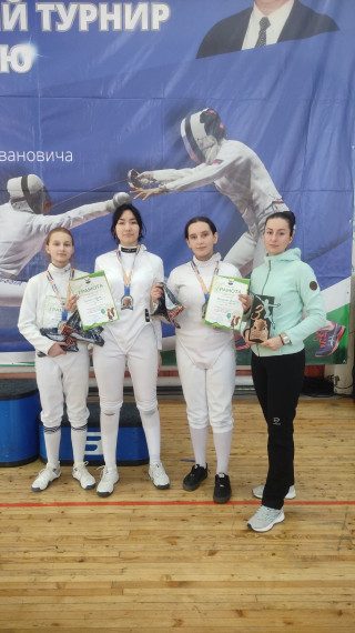 Всероссийские соревнования по фехтованию на шпагах.